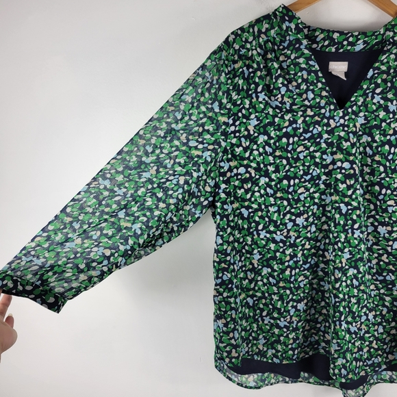 Chicos Abstract Dot Ditsy Floral Sheer Sleeve V Neck Round Hem Popover Blouse - Picture 3 of 12